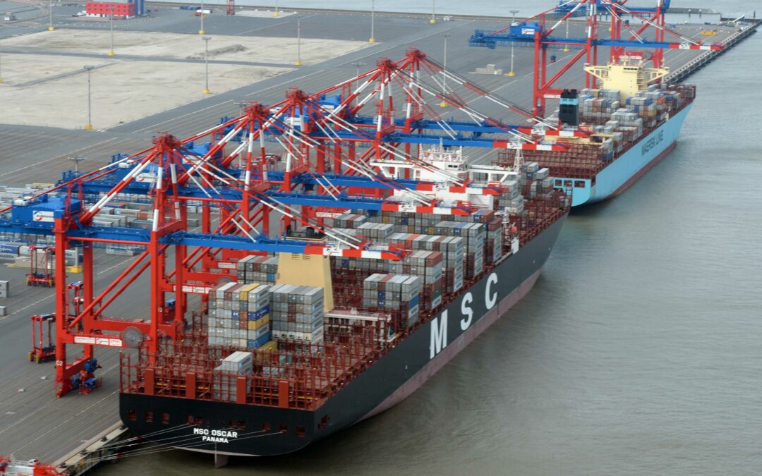 Neue Asiendienste am JadeWeserPort