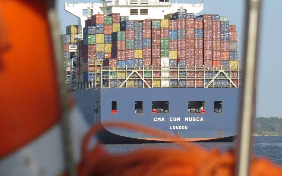 Fusionen und Allianzen: Rettungsanker in der Schifffahrtskrise?