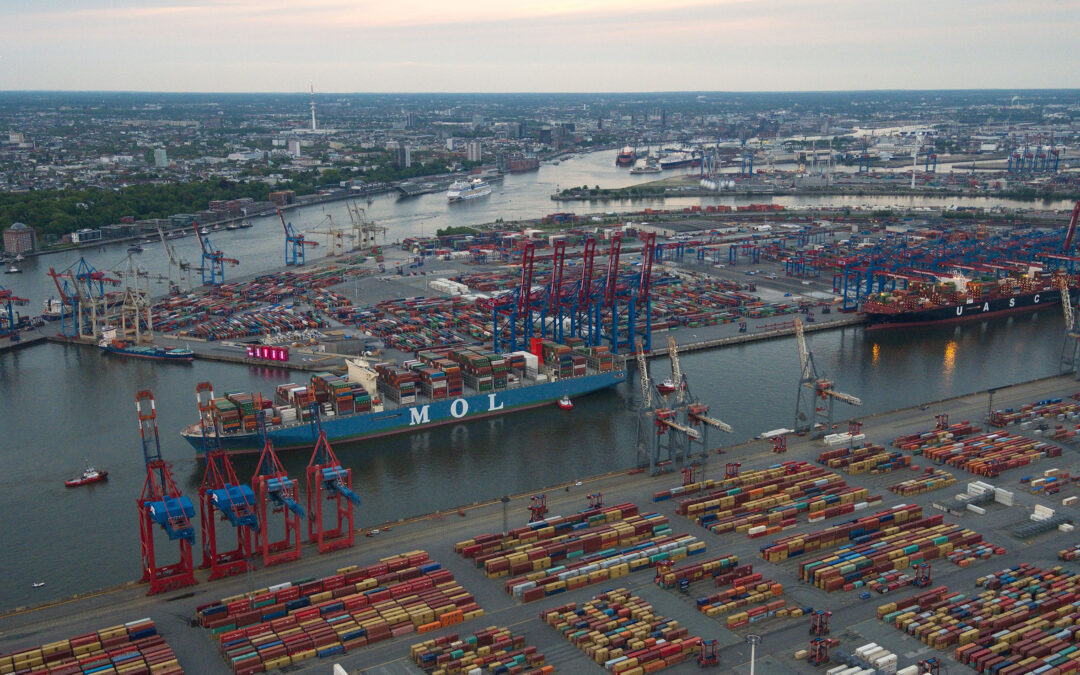 Hamburger Hafen fällt beim Containerumschlag weiter zurück