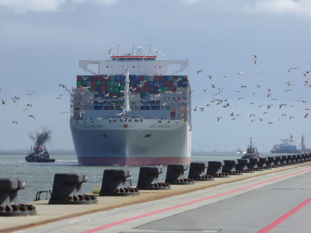 OOCL Hong Kong_Jungfernfahrt_JadeWeserPort (c) Peter Lamprecht