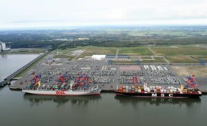 Neues VW Verpackungszentrum für Autoteile in Wilhelmshaven Güterverkehrszentrum JadeWeserPort