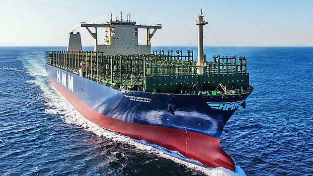 HMM Algeciras: 24.000-TEU-Riese auf Jungfernfahrt