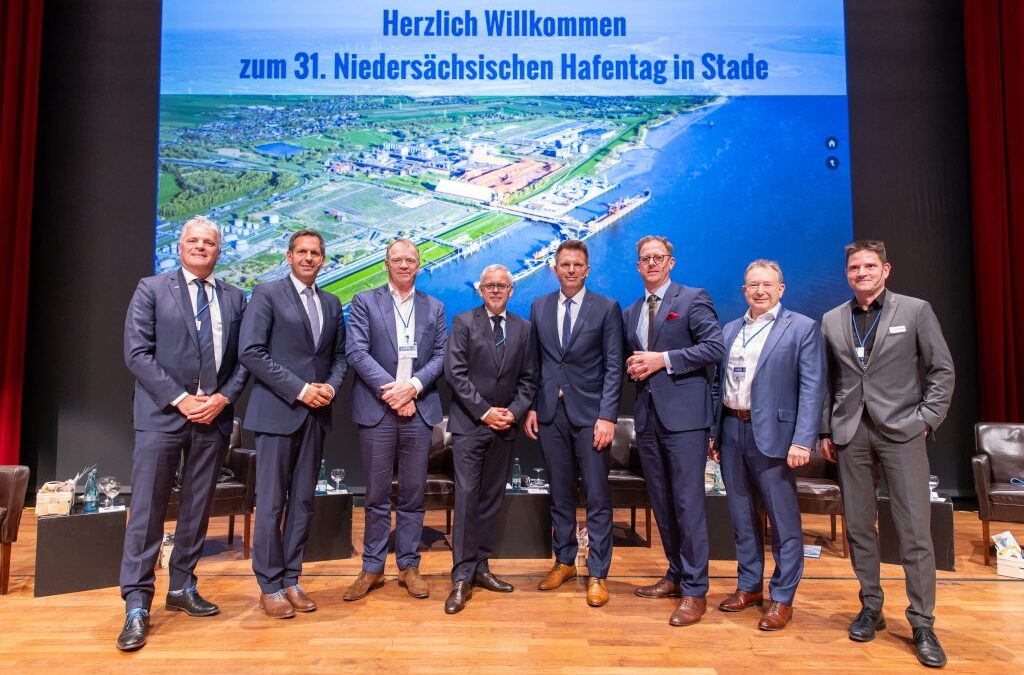 31. Niedersächsischer Hafentag: Maritime Wirtschaft ruft um Hilfe