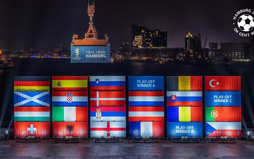 UEFA EURO 2024: Spektakuläre Container-Installation in Hamburg
