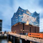 Hapag-Lloyd hat Zahlen für das erste Halbjahr 2025 vorgelegt. Demnach erzielt die Hamburger Reederei in den ersten 6 Monaten des Jahres ein Ergebnis vor Zinsen, Steuern und Abschreibungen (EBITDA) von 1,76 Milliarden Euro – nach 1,82 Milliarden Euro im Vorjahreszeitraum.