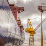 Laut Analyse der Alternative Fuels Insight (AFI)-Plattform von DNV, der weltweit führenden Klassifikationsgesellschaft, bestellten Reedereien letztes Jahr lediglich 2.403 Schiffe. Im Jahr zuvor waren es noch 4.405 Bestellungen.