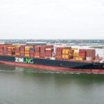 Hapag-Lloyd kauft Zim und nimmt ägyptisches Terminal in Betrieb