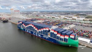 Riesenfrachter von CMA CGM „Notre Dame“ erstmals in Hamburg