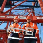 Zwei neue Containerbrücken am JadeWeserPort in Betrieb